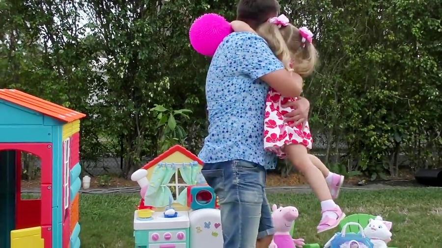 دیانا و اسباب بازی ها - پرنسس دیانا و بابای شکمو